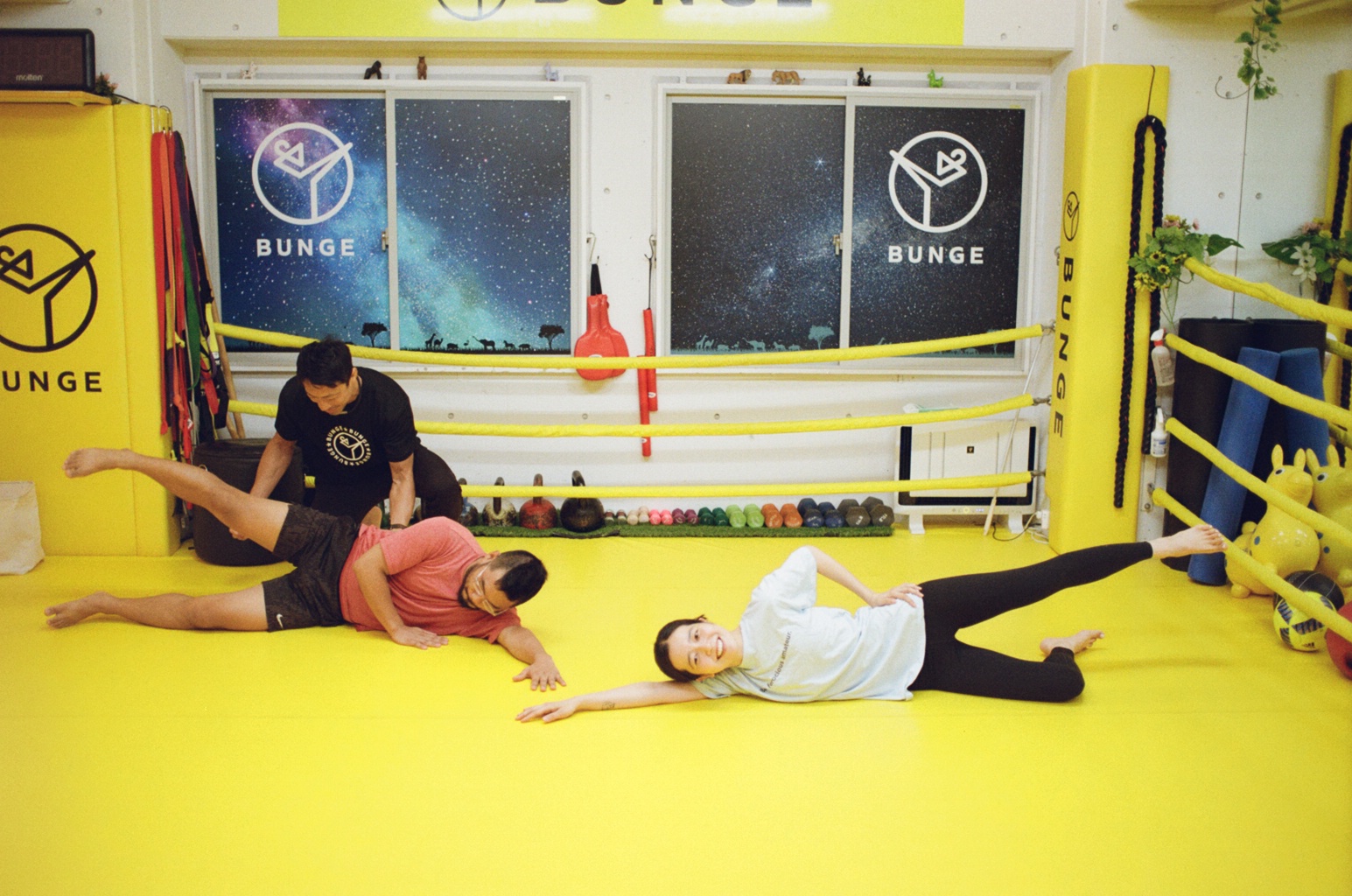 キックボクシングをする朝　haru.&times; 阿部裕介