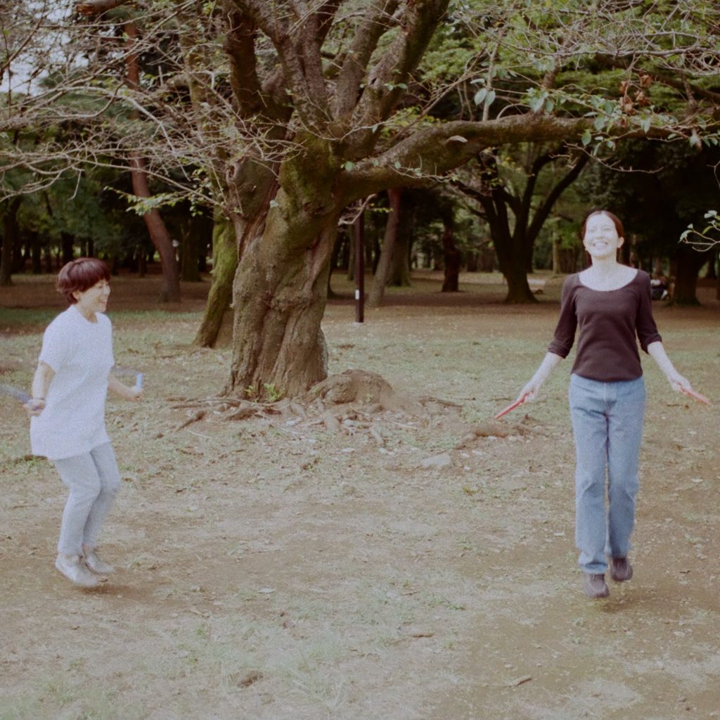 公園で縄跳びをして、文化人類学について知る朝　haru.&times;磯野真穂【前編】