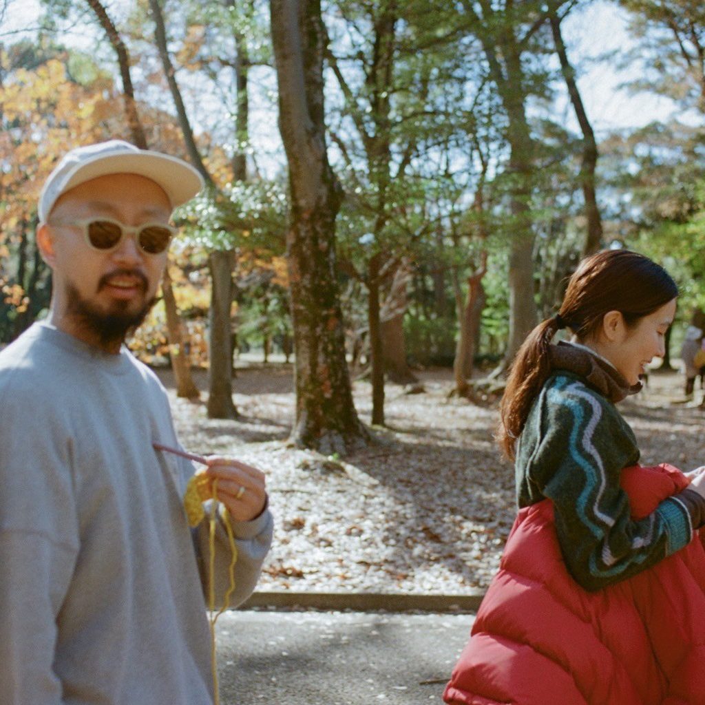 ​​かぎ針で編み物をする朝　haru.&times;上出遼平【後編】