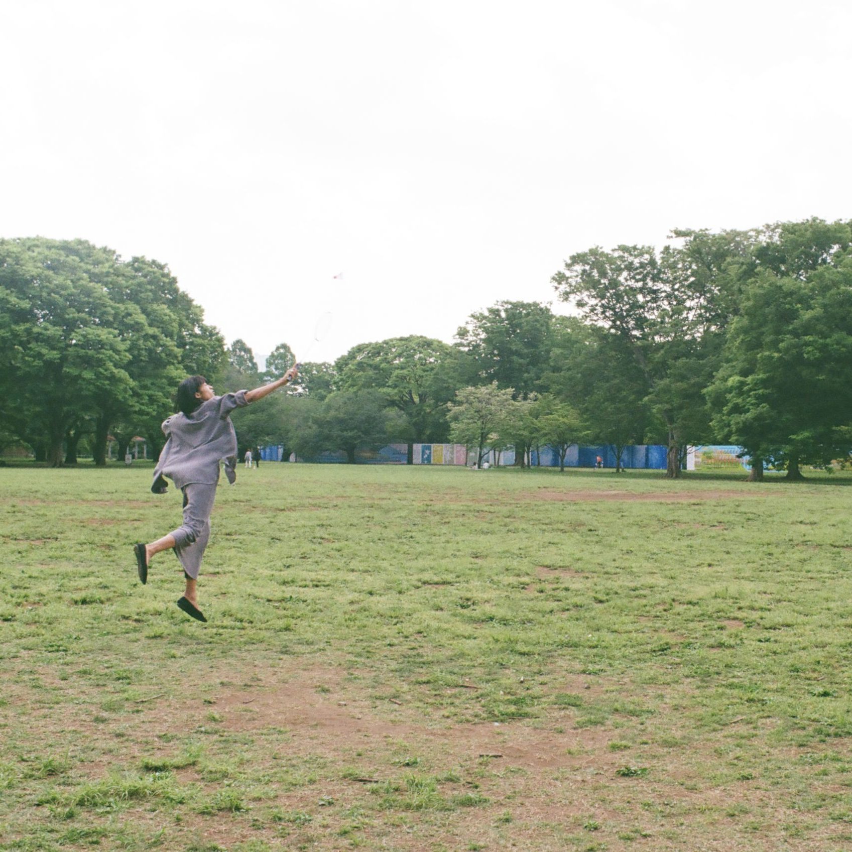 公園でバドミントンをする朝　haru.&times;伊藤亜和【後編】