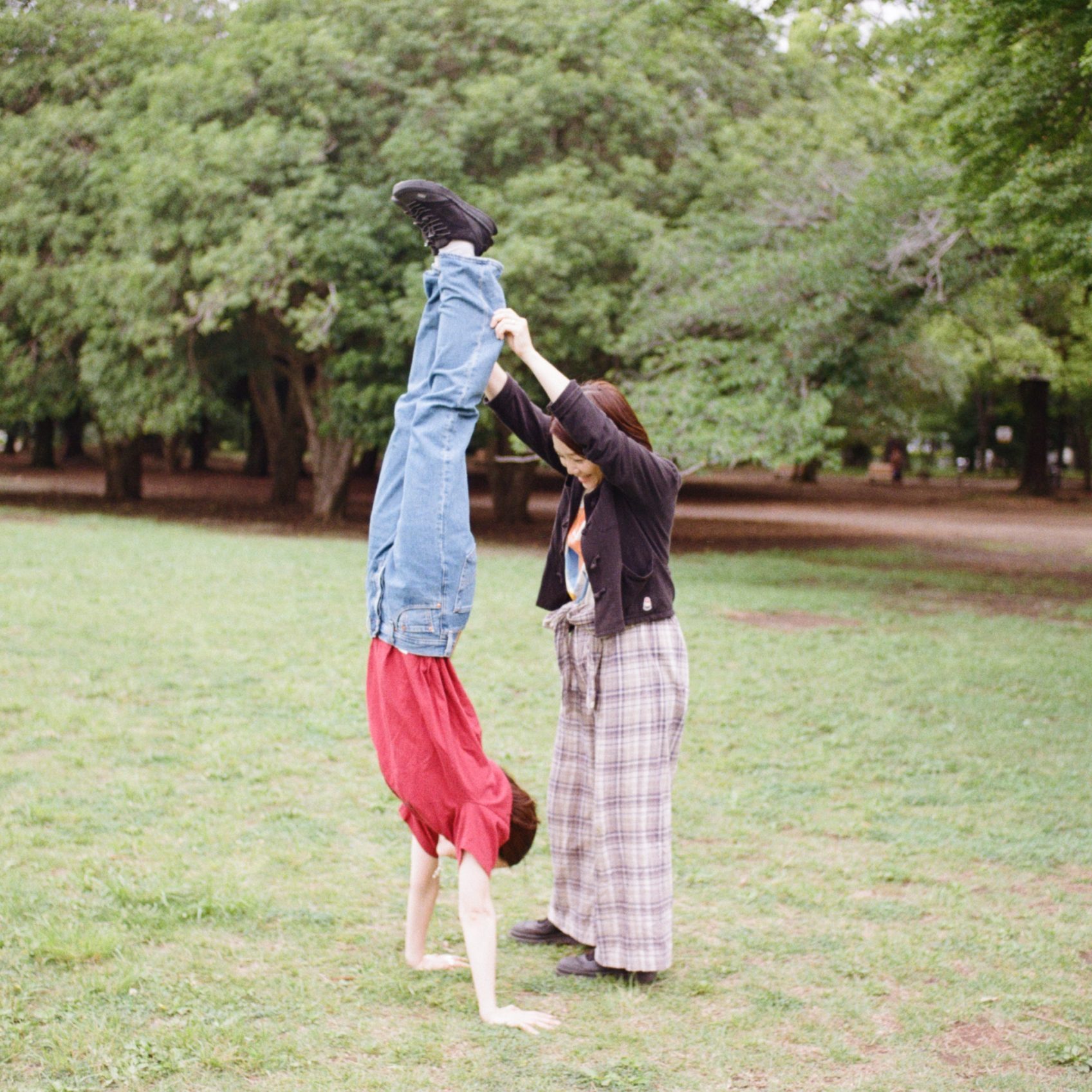 公園でさかだちをする朝　haru.×山瀬まゆみ【前編】